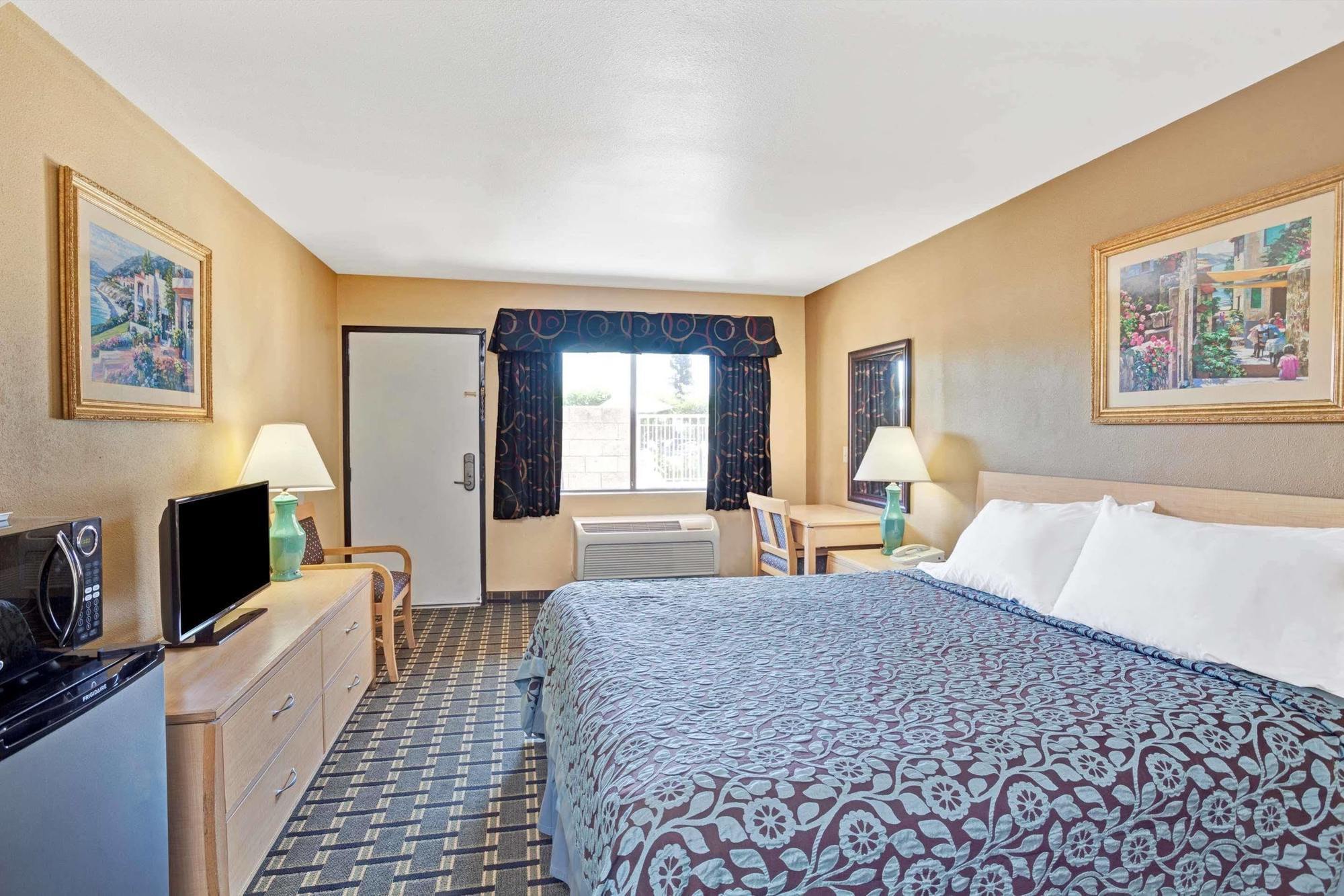 Days Inn By Wyndham Whittier Los Angeles Dış mekan fotoğraf