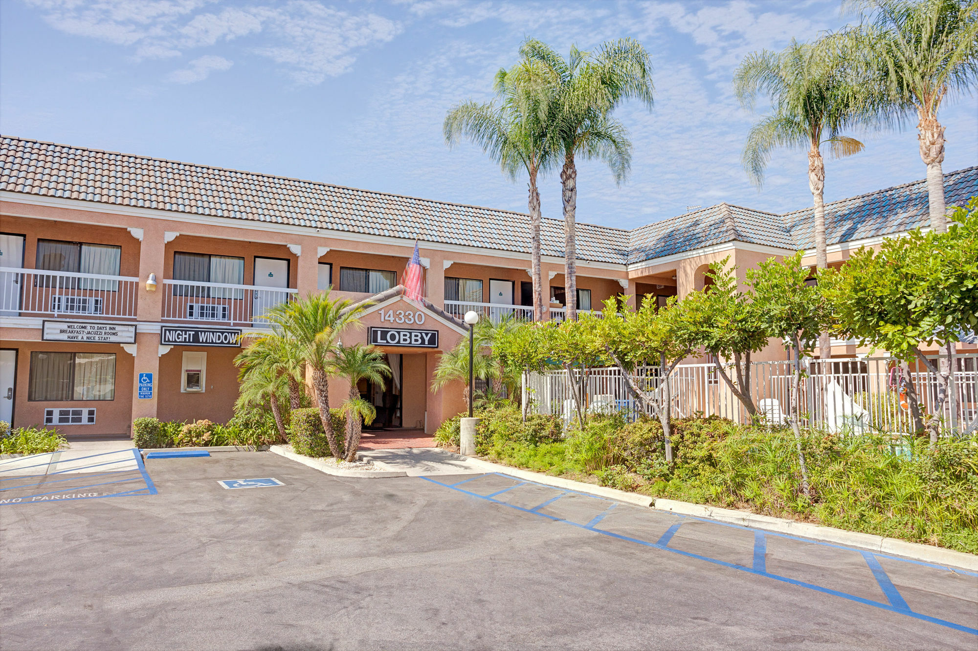 Days Inn By Wyndham Whittier Los Angeles Dış mekan fotoğraf